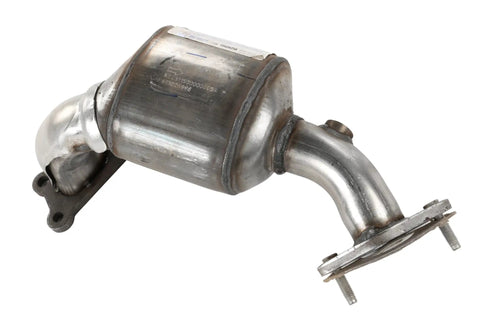 GM Compatible Three Way Catalytic Converter With Exhaust Manifold Pipe, Built Tough Steel Construction, angled view of unit
