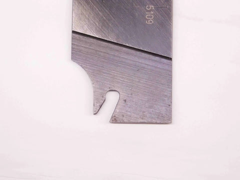 Self Grip Double Ended Right Hand Indexable Cutoff Blade For Precision Machining Pro Grade Durable Tooling Accessory With BR9205CN4 close-up metal blade
