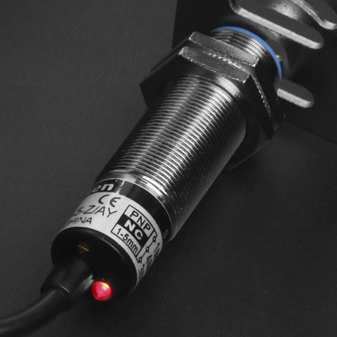 No Nonsense M18 Shielded Capacitive Proximity Sensor Switch LJC18A3-5-Z/AY 5mm Detection 10 30V DC 200mA Output PNP Normally Closed 3 Wire Blue Housing Dielectric Object Sensor For Easy Mounting, close-up