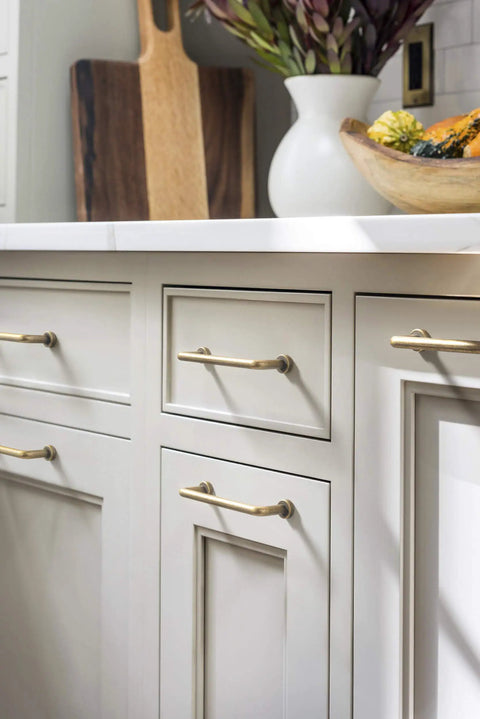 6 Pack 6 5/16 Inch Center-To-Center Antique Brass Cabinet Bar Pulls Old-School Vintage Drawer Handles For Kitchen Cabinet Doors