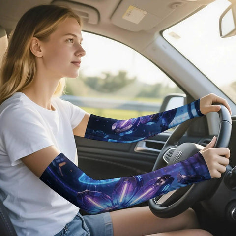 Woman driving with Ice Silk Arm Sleeves With Upf 50 Sun Protection And Cooling Compression to keep chill during weekend drives.