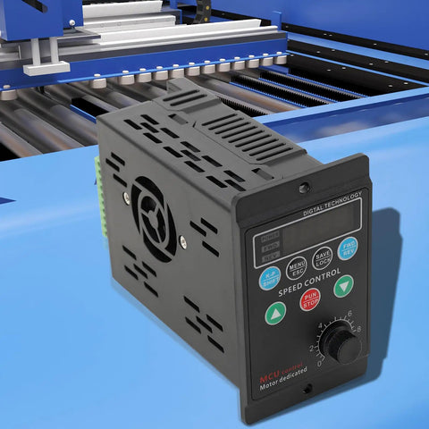 Single Phase To Three Phase VFD Inverter For Spindle Motors, 220V 0.75kW 1HP 5A Variable Frequency Drive, shown on CNC machine