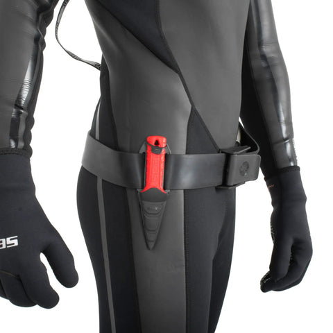 Samurai Underwater Dive Knife with 2.7-Inch Tempered Stainless Blade, 5.9-Inch Overall, secured on diver's belt with red handle