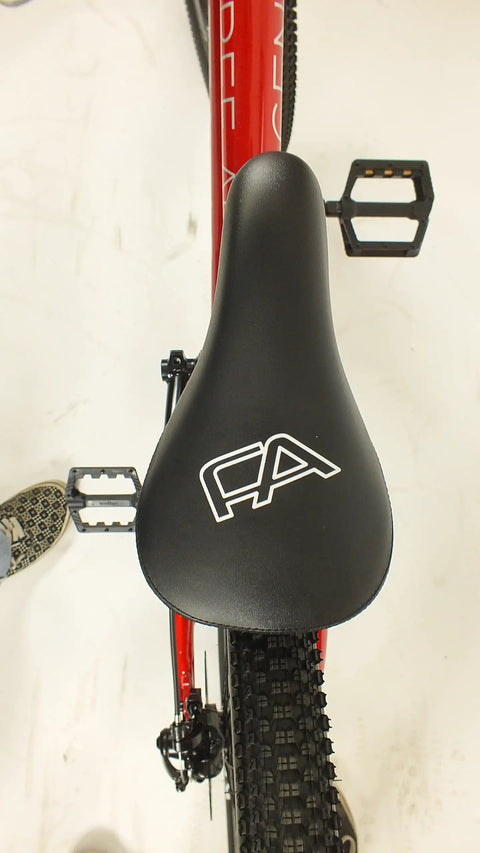 Salire SJ-50 Dirt Jumper Bike With Disc Brakes and 26 Inch Wheels, top view of black saddle and pedals