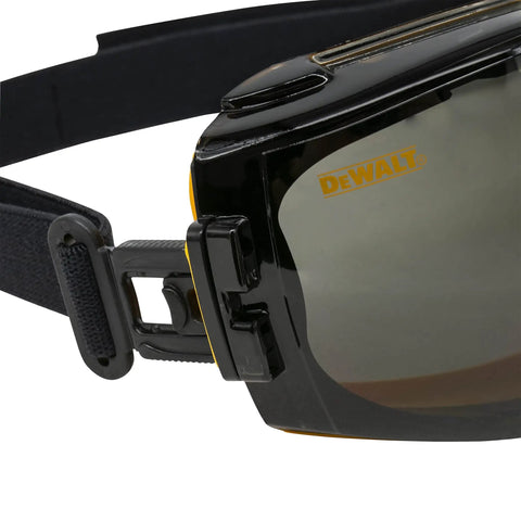 Concealer Smoke Anti Fog Dual Mold Safety Goggles with ToughCoat Scratch Resistant Lens, close-up of adjustable strap and seal