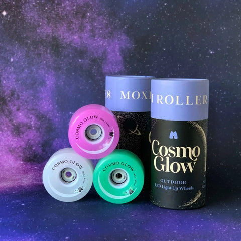 Cosmo Glow LED Outdoor Roller Skate Wheels Quad Pack 62mm By 32mm White Rain Glow With Bright Light Up Illumination packaging