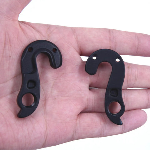 Derailleur Hanger 290 Dropout 475 Compatible With Giant Contend TCR Propel Forma Idiom Langma Liv Advanced CNC Aluminum Alloy Gear Mech Hanger Replacement With M3x8 Screws High Strength Durable Bike Part For Easy Rear Derailleur Fix shown in hand