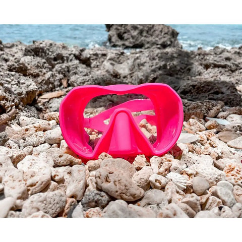 Maxlux S Mask For Snorkeling Scuba Diving Freediving And Swimming With Panoramic Vision on rocky beach