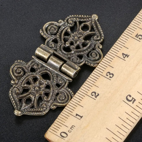 Snag The Goods On These Rad Antique Lace Hinges 10 Piece Set Zinc Alloy With Mounting Screws Gray 53 X 28 Mm detailed view with ruler