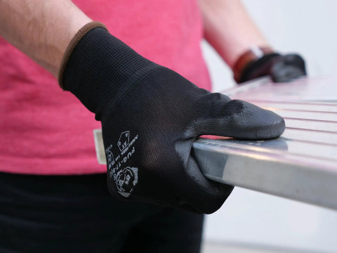 PUG17 Lightweight Polyurethane Dipped Work Gloves Anti Static Puncture Resistant Secure Grip Bare Hand Sensitivity Black in use