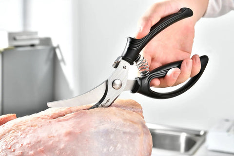 Heavy Duty Poultry Shears Kitchen Scissors For Cutting Chicken And Meat With Spring Loaded Handles, Multipurpose Tool To Butterfly Whole Poultry, Trim Fat, Slice Raw Meat, Chop Herbs, And Cut Veggies With Minimal Hand Strain Like A Boss. 9.6 in stainless steel poultry shears cutting raw chicken