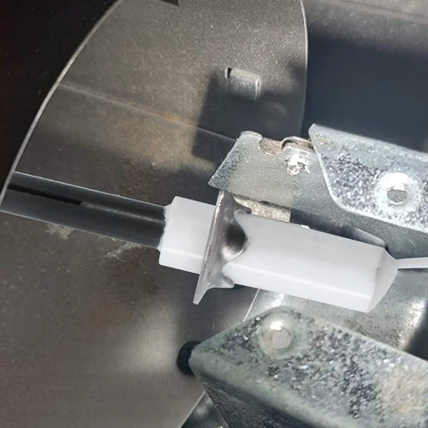 Universal Silicon Nitride 120V Ignitor For Gas Fired Furnaces And Boilers Replacement Hot Surface Igniter close-up view