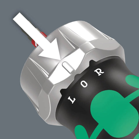 Close-up of Stubby Ratchet Screwdriver With Bit Magazine showing precision Kraftform handle and direction indicator.