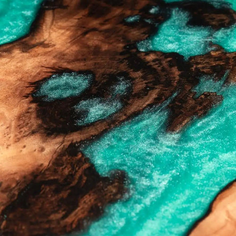 Close-up of the 16 Inch Turquoise Epoxy Resin Lazy Susan Wood Turntable Organizer For Kitchen Countertop And Pantry Storage Rotating Tray