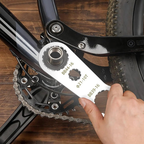 Five In One Bottom Bracket Wrench For 39mm 40.5mm And 44mm External Bearing Cups With 16 Notches in use on bicycle