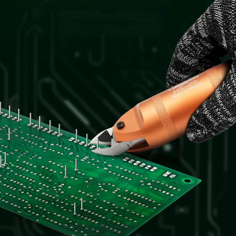 Air Nipper Pneumatic Scissors With Ergonomic Grip cutting PCB wires, 155mm length, 0.5-0.6 MPa, powerful cutter in use