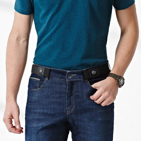 Man wearing No Buckle Elastic Belt For Men, Stretch Buckle Free Jeans Belt, 1.38 Inch Wide, Black, showing front view with blue jeans.