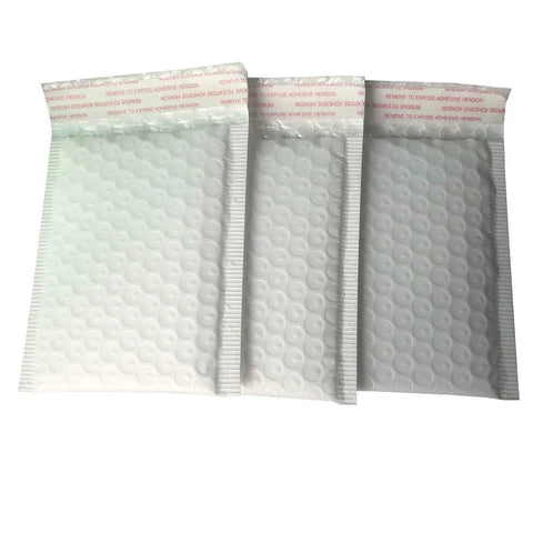 3.5 By 5 Inch White Poly Bubble Mailers Padded Envelopes Self Sealing Shipping Bags Pack Of 50 showing bubble lining and seal