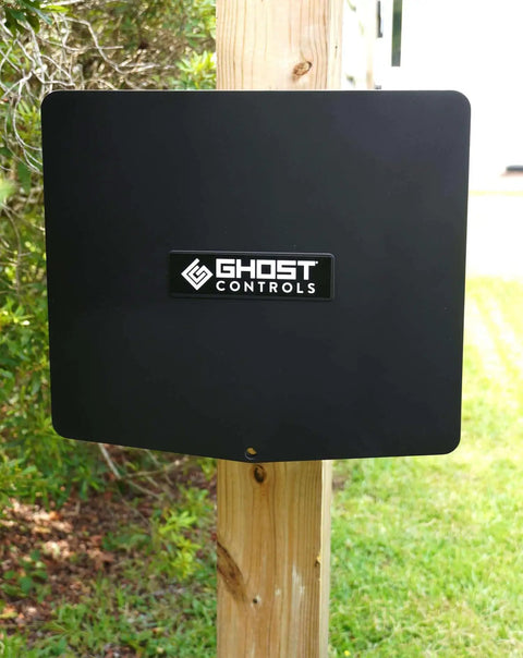 Large Deep Cycle Battery Box For Group 27 Batteries With Removable Locking Lid Padlock Ready Built To Last Heavy Duty Mounting Bracket And Installation Hardware Included Strain Relief Fitting For Safe Outdoor Battery Storage Battery Not Included