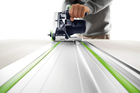 Close-up of using 55 Inch Clear Replacement Splinter Guard For Saw Blade FS-SP 1400mm on guide rail for precise cuts.