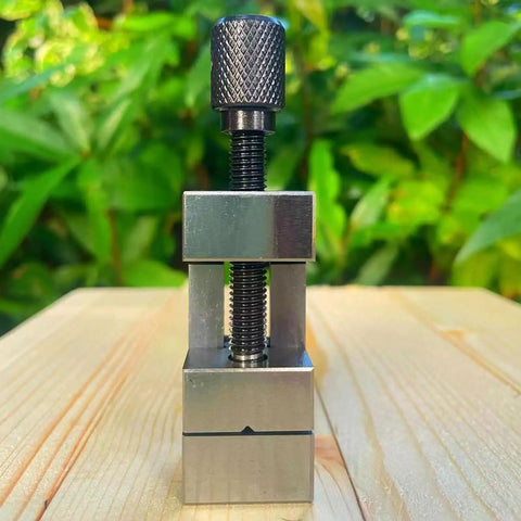 Get This Rock Solid Accuracy Toolmakers Vise For Your Milling Machine, 1 inch jaw, heavy duty steel clamp for grinding.