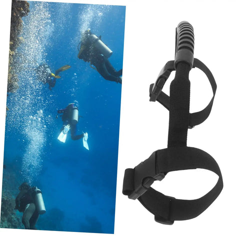 Sturdy Polyester Dive Tank Strap For Scuba Gear Lightweight Elastic Tank Holder shown with divers using air tanks underwater