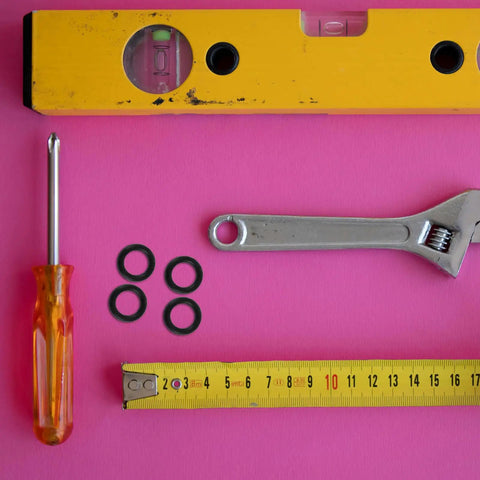 20-Piece Hydraulic Jack O-Ring Kit Rubber Seals For Bottle Jacks And Floor Jacks 0.7 Inch OD 0.5 Inch Lift on pink surface