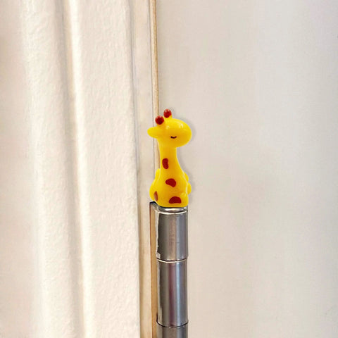 Mini Giraffe Door Hinge Heads Set Of 3 Magnetic Door Decor Toppers For Metal Surfaces Quirky Cottage Style Cute Animal Ornaments