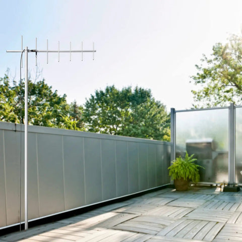 7 Element UHF Yagi Antenna With 11dBi Gain For 400 To 470MHz outdoor installation on rooftop, lightweight design