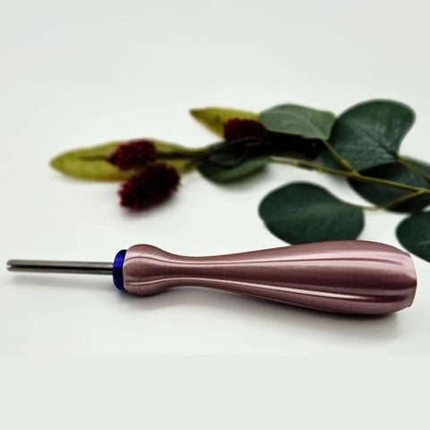 Quilling Bead Roller Tool Set With Slotted Winding Pins In Three Sizes Pink pearl silk handle with stainless pin