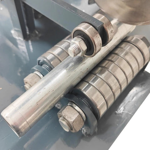 Heavy Duty Pneumatic Pipe Cutter for 0.78 to 3.94 inch round and square metal tubes, showing metal rollers and setup details.