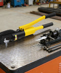 Heavy Duty 13 Ton Manual Hydraulic Rebar Cutter Bending Machine Shear For Steel Bars Up To 22mm Max Diameter on workshop table.