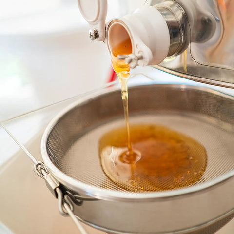 Stainless Steel Honey Strainer With Double Sieve Filter For 5 Gallon Buckets Beekeeping Tools Durable 304 Stainless Steel Crystal Clear Honey Two Stage Filtration Easy Clean filtering honey