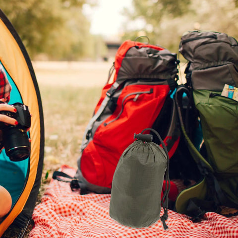 Green Emergency Blanket Set With Aluminum Thermal Rescue Blanket And Carry Bag for camping and hiking on picnic blanket with backpacks
