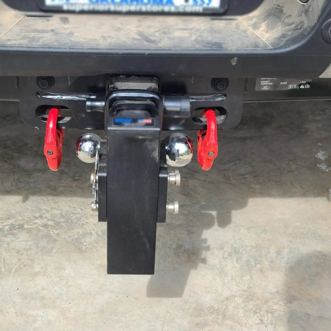 Heavy Duty Alloy Steel Coupling Links 4 Pack 1/4 Inch Grade 80 Hammer Lock Chain Connectors on trailer hitch.