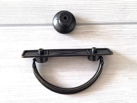 Two And A Half Inch Centers Retro Vibe Dark Antique Bronze Bail Drawer Pull Swing Handle For Vanity Dresser And Cabinet Hardware, 2.5 Inch Centers, Rectangular Plate About 4.1 Inch Long, One Piece