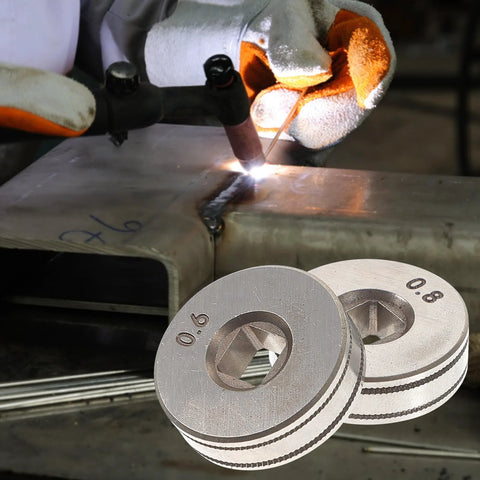 Wire feed drive rollers, two knurled discs, 0.6/0.8 mm, for SSJ16 wire feeder MIG welder.