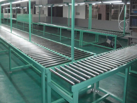 Heavy Duty Waterproof Roller Conveyor System Made From Stainless Steel 304, showcasing roller alignment for warehouses and trucks.