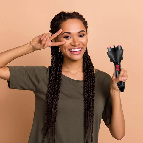 Woman holding Automatic Hair Braider Machine For Easy DIY Braids And Twists Dope Battery Operated Dreadlock Braid Maker
