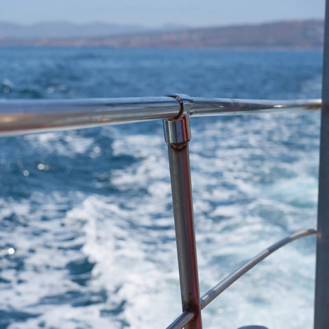 1 Inch Stainless Steel Boat Railing Tee Fitting, 90 Degree Tube Connector For Heavy Duty Marine Handrails on yacht deck