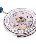 ETA 2824-2 Sellita SW200 Automatic Watch Movement With Quick Date Set, 26 Jewels, 28,800 BPH, white date wheel, close-up view.