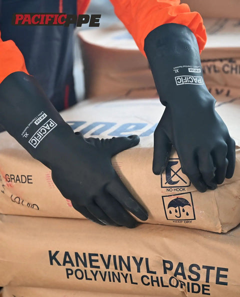 Chemical Resistant Work Gloves Built To Take A Beating Heavy Duty Industrial Latex Rubber Gloves handling PVC bags
