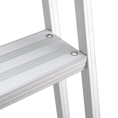 3 Step Marine Boarding Ladder With No Fuss Removable Aluminum Build And Quick Release Mounting For Easy Snap On Snap Off Access On Boat Or Dock Built Tough For Saltwater And Wet Environments, aluminum step close-up