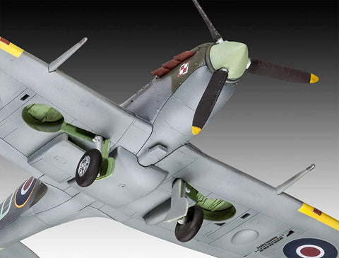 Underside view of Spitfire Mk Vb 1:72 Scale Plastic Model Kit With 42 Parts Dope Cockpit Details Rotating Propeller