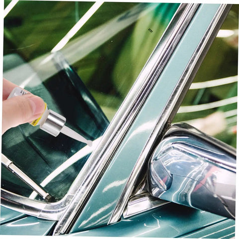 Windshield Crack Repair Kit For Cars Portable Glass Repair For Laminated Windshields Chips And Small Cracks Quick DIY Scratch being applied