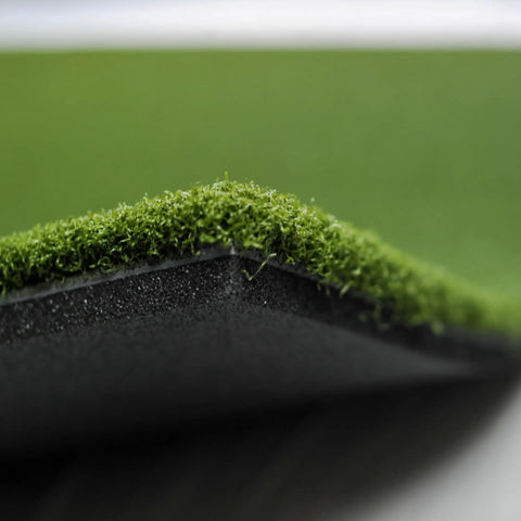 Close-up of edge texture on Durable 4x5 Golf Mat For Indoor Outdoor Practice Heavy Duty Commercial Tee Ready Mat with realistic fairway feel