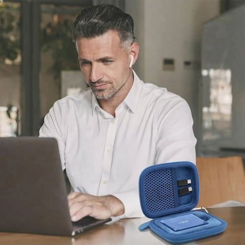 Man with laptop and blue protective case for Crucial X10 X9 X9 Pro X10 Pro portable SSD 1TB 2TB 4TB 8TB with inner tray