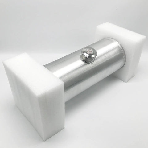 Aluminum Fuel Tank 5 Gallon For Cars And Hot Rods 8x24 Inch Center Fill One Quarter Inch NPT Outlet Gas Tank in protective foam