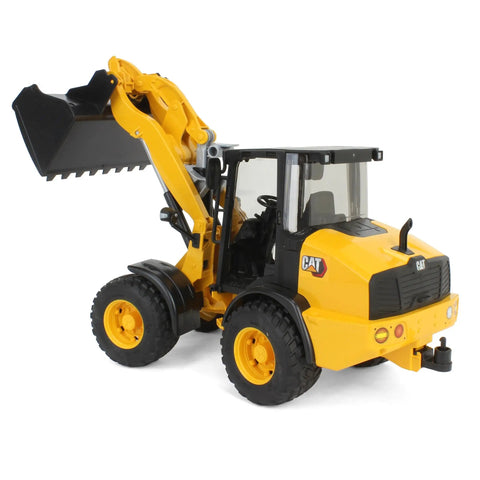 Cat Wheel Loader 1 To 16 Scale Model With Articulated Steering And Fully Functional Loading Arm, side view
