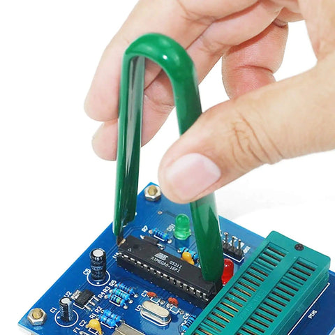 Antistatic Clip Pliers For Circuit Board PLCC IC Chip Puller Extraction And Removal Tool For Arduino in use on PCB